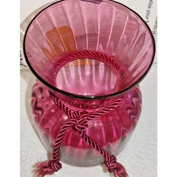 Vintage 1960s  PILGRIM "Cranberry" BLOWN-GLASS Vertical Rib Paneled Vase - Picture 6 of 11